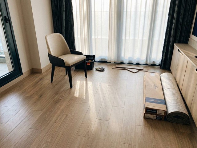 El confort que tu casa merece: instalación de tarima flotante en vivienda particular en Vigo
